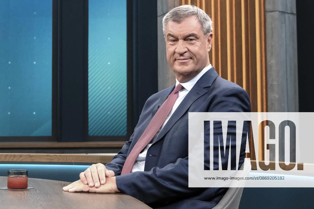 Im Bild v.l.: Markus Söder, Ministerpräsident Bayern, CSU, GER, Berlin, Studio, zu Gast bei - Caren Miosga, Polittalk, TV, Format, Das Erste, aus Berlin Adlershof - am Studio 20, Thema: Wie kommt die Regierung aus der Krise, Herr Söder? 11.10.2026,