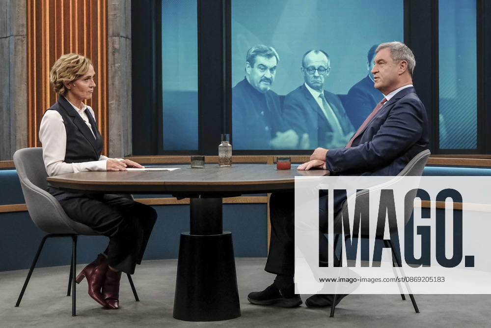 Im Bild v.l.: Caren Miosga, Markus Söder, Ministerpräsident Bayern, CSU, GER, Berlin, Studio, zu Gast bei - Caren Miosga, Polittalk, TV, Format, Das Erste, aus Berlin Adlershof - am Studio 20, Thema: Wie kommt die Regierung aus der Krise, Herr Söder? 11.10.2026,