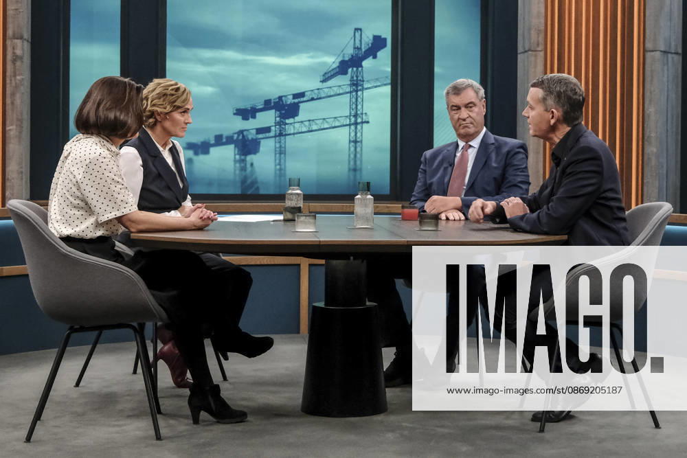 Im Bild v.l.: Julia Löhr, Wirtschaftskorrespondentin, Frankfurter Allgemeine Zeitung, Caren Miosga, Markus Söder, Ministerpräsident Bayern, CSU, Christoph Werner, Vorsitzender der Geschäftsführung dm-drogerie markt GER, Berlin, Studio, zu Gast bei - Caren Miosga, Polittalk, TV, Format, Das Erste, aus Berlin Adlershof - am Studio 20, Thema: Wie kommt die Regierung aus der Krise, Herr Söder? 11.10.2026,