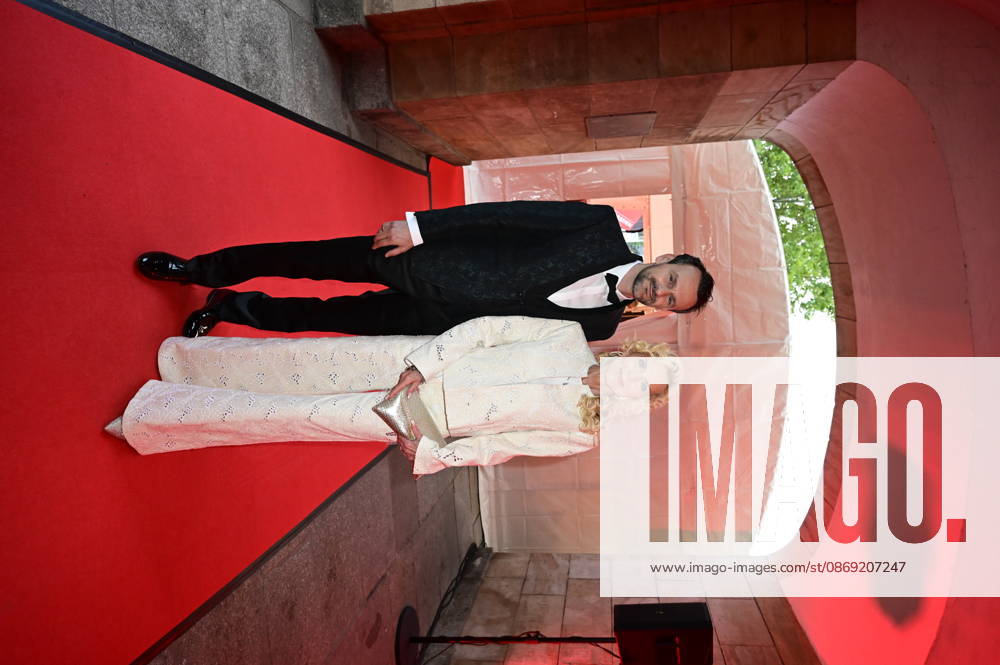 Victoria Herrmann mit Ehemann David Böthig bei der 18. Hope Gala 2026 im Schauspielhaus. Dresden