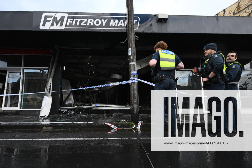 FITZROY NORTH TOBACCO SHOP FIRE, Victoria Police establish a crime scene after a fire at a tobacco shop fire in Fitzroy North, in Melbourne, Monday, October 12, 2026. ( NO ARCHIVING MELBOURNE VICTORIA Australia
