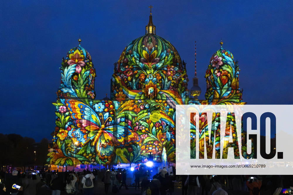 Festival of Lights , Lichterfest in der Innenstadt, Berlin, 10.10.2026 Berliner Dom, 22. BERLIN FESTIVAL OF LIGHTS, Motto: Colours of Love, Lichtinstallationen, 11.10.2026, Berlin, Deutschland < english> Berlin Cathedral, 22nd Berlin Festival of Lights, theme: Colours of Love, light installations, October 11, 2026, Berlin, Germany Berlin Innenstadt Berlin Deutschland, Germany
