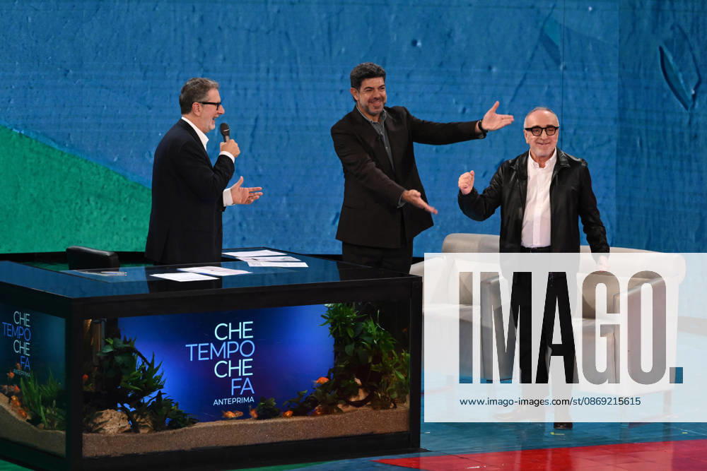 IPA89573929 - Milan, TV Show Che Tempo Che Fa - Nove. Pictured: Fabio Fazio, Pierfrancesco Favino, Silvio Orlando