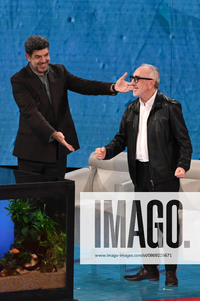 IPA89573932 - Milan, TV Show Che Tempo Che Fa - Nove. Pictured: Pierfrancesco Favino, Silvio Orlando