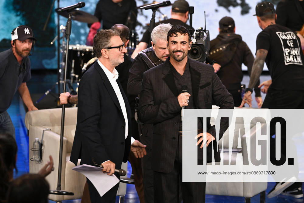 IPA89573980 - Milan, TV Show Che Tempo Che Fa - Nove. Pictured: Fabio Fazio, Marco Mengoni