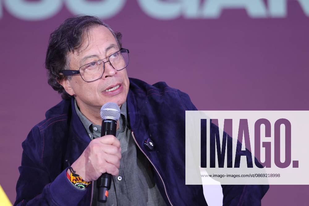TO-45422 & x2013; Mexico City, September 29, 2026. Former Colombian President Gustavo Petro participates in the 26th Zocalo International Book Fair at the presentation of the book Nuestra Am& xe9;rica en vilo. Clasos.com.mx. - ZUMAcs4_ 20261011_faa_cs4_194