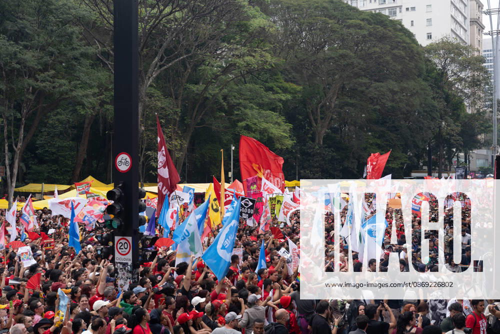 So£o Paulo, Brazil. 11 Oct 2026. The president of Brazil, Luiz Ino¡cio Lula da Silva (PT), takes part in a rally with supporters in So£o Paulo, Brazil, on October 11, 2026. Sao Paulo Brasil - ZUMAl146 20261011_aaf_l146_006