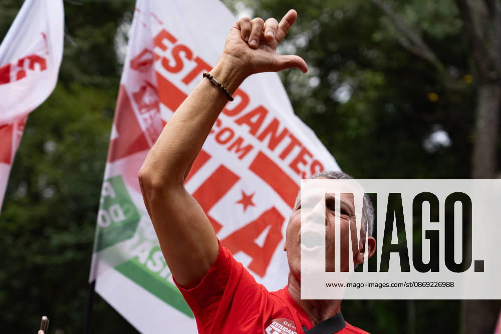 So£o Paulo, Brazil. 11 Oct 2026. The president of Brazil, Luiz Ino¡cio Lula da Silva (PT), takes part in a rally with supporters in So£o Paulo, Brazil, on October 11, 2026. Sao Paulo Brasil - ZUMAl146 20261011_aaf_l146_018