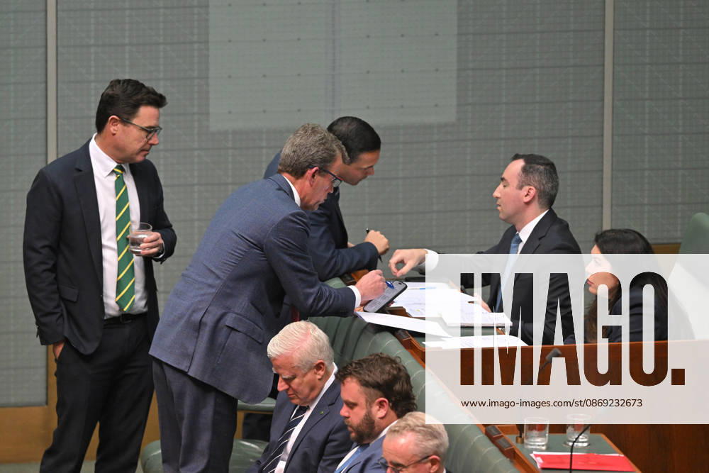 QUESTION TIME, Shadow Minister for Tourism David Littleproud, Shadow Minister for Energy Dan Tehan and Shadow Minister for Science Aaron Violi confer with advisers during Question Time in the House of Representatives at Parliament House in Canberra, Monday, October 12, 2026. ( NO ARCHIVING CANBERRA AUSTRALIAN CAPITAL TERRITORY Australia