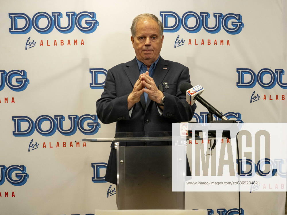 Alabama Democrat gubernatorial candidate and former Senator DOUG JONES holds a press conference before a campaign rally. Huntsville USA - ZUMAd155 20261011_znp_d155_001