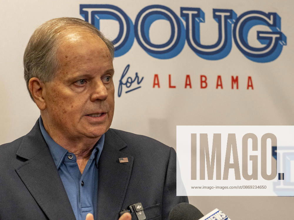Alabama Democrat gubernatorial candidate and former Senator DOUG JONES holds a press conference before a campaign rally. Huntsville USA - ZUMAd155 20261011_znp_d155_004