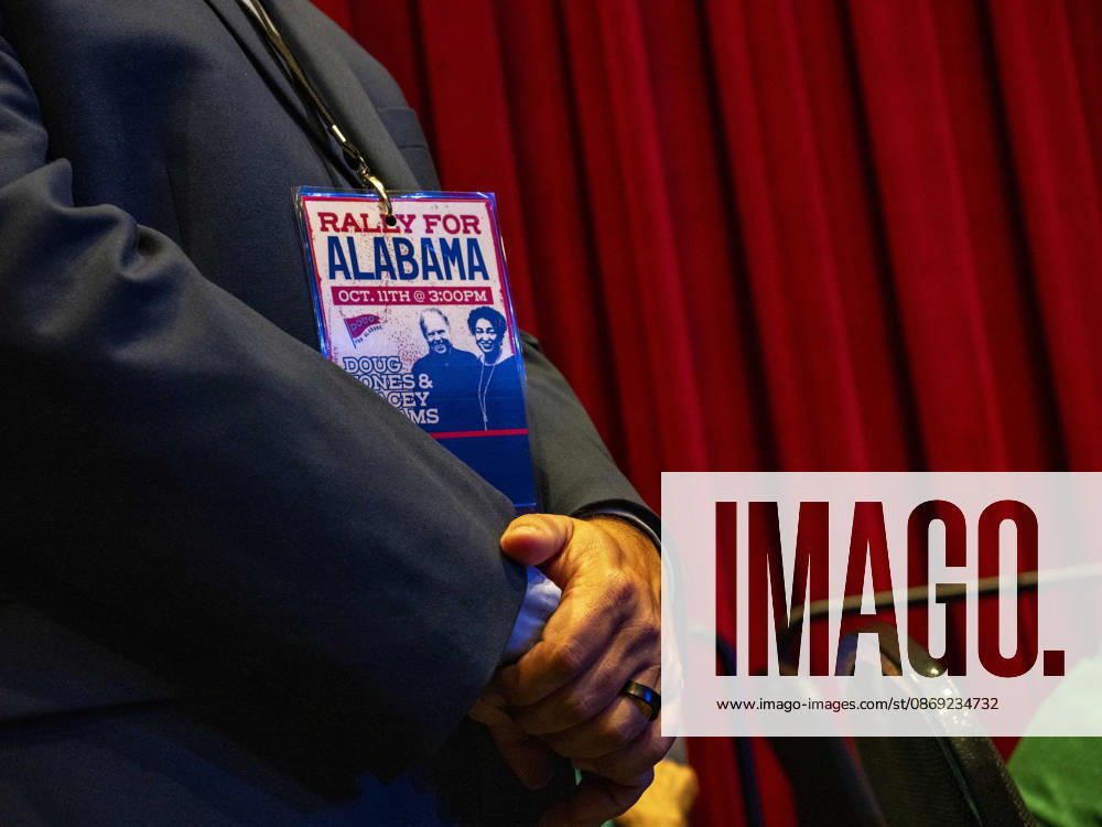 Democratic gubernatorial candidate and former Alabama Senator Doug Jones holds a rally as he seeks to become Alabama s first Democratic governor since 2003. Huntsville USA - ZUMAd155 20261011_znp_d155_010