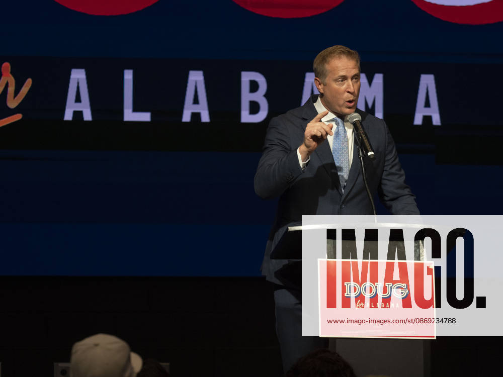 Congressional candidate ANDREW SNEED (D-AL) addresses supporters of Doug Jones during a campaign rally in Huntsville for Jones gubernatorial race. Sneed is one several Democratic congressional candidates calling for ethics reform and government accountability. Huntsville USA - ZUMAd155 20261011_znp_d155_016