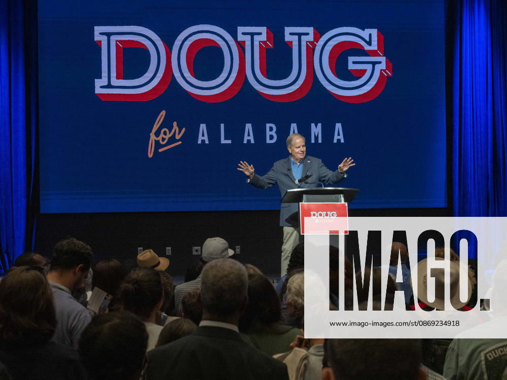 Former Alabama Senator DOUG JONES (D) holds a rally as he seeks to become Alabama s first Democratic governor since 2003. Huntsville USA - ZUMAd155 20261011_znp_d155_045