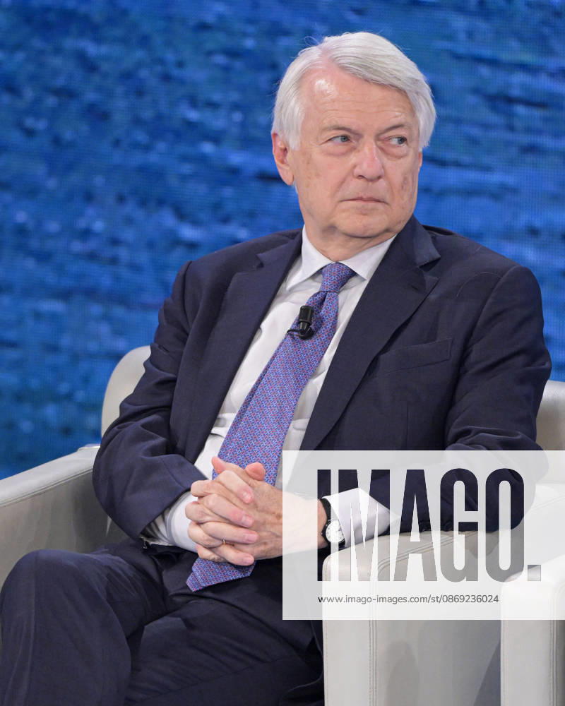 Foto Mario Romano IPP Milano 11 10 2026 Trasmissione televisiva: -Che Tempo Che Fa- nella foto il giornalista Ferruccio De Bortoli Italy Photo Press - World Copyright Che Tempo Che Fa