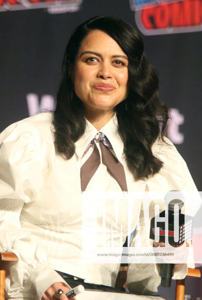 NEW YORK, NY- OCTOBER 11: Alyssa Diaz pictured at The Rookie panel during New York Comic Con 2026 at Javits Center on October 11, 2026 in New York City.