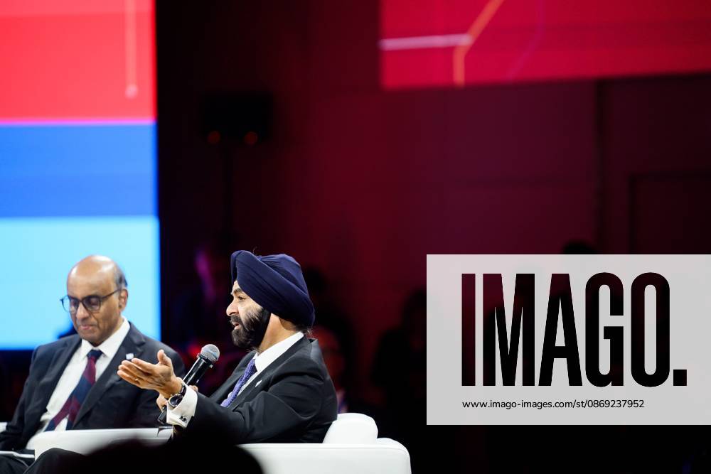 World Bank Group holds A.I. discussion during the Annual Meeting 2026 BANGKOK, THAILAND, OCTOBER 12, 2026: World Bank Group President, Ajay Banga (R) speaks as Singapore President, Tharman Shanmugaratnam (L) takes part in Small AI: More and Better Jobs during the 2026 Annual Meetings of the International Monetary Fund and the World Bank Group in Bangkok. The session explores how affordable and accessible artificial intelligence can improve productivity and create jobs. Bangkok TH
