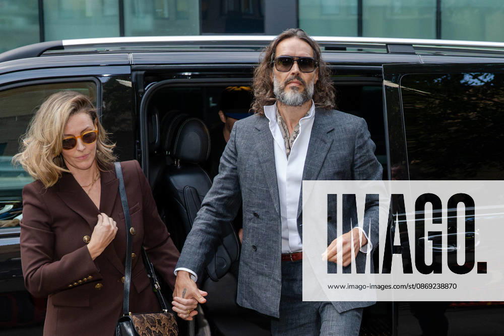 Actor and comedian Russell BRAND arrives at Southwark Crown Court with his wife, Laura, in London, United Kingdom, on October 12, 2026, as his trial begins on charges of rape, sexual assault and indecent assault. BRAND has pleaded not guilty to all charges. London United Kingdom - ZUMAk172 20261012_zip_k172_008