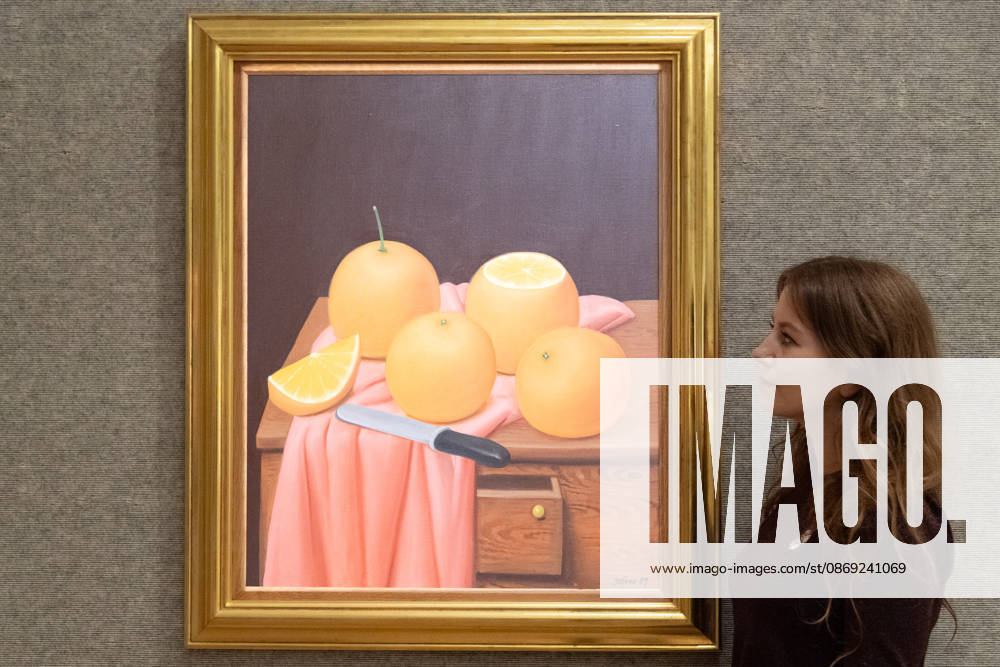Bonhams 20th 21st Century Art Day Evening Sales Highlights Photocall - Bonhams, London, UK - 12 October, 2026 A staff member views Still Life with Oranges by Botero (est. £200k - £300k) as part of Bonhams 20th 21st Century Art Day Evening Sales which is to go on auction from 15th - 16th October 2026 at Bonhams in London, England, UK on Monday 12 October, 2026., Credit:Justin Ng Avalon UK, England, London, Bonhams