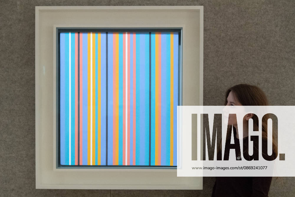 Bonhams 20th 21st Century Art Day Evening Sales Highlights Photocall - Bonhams, London, UK - 12 October, 2026 A staff member views Ka 4 by Bridget Riley (est. £550k - £750k) as part of Bonhams 20th 21st Century Art Day Evening Sales which is to go on auction from 15th - 16th October 2026 at Bonhams in London, England, UK on Monday 12 October, 2026., Credit:Justin Ng Avalon UK, England, London, Bonhams