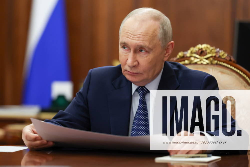 RUSSIA, MOSCOW - OCTOBER 12, 2026: Russia s President Vladimir Putin is pictured during a meeting with Alexei Repik, Delovaya Rossiya Business Russia Chairman, in the Kremlin. Mikhail Metzel Russian Presidential Press and Information Office TASS 99175827