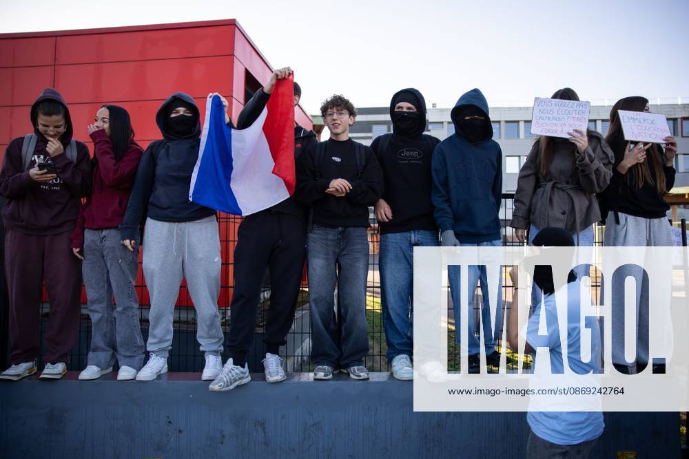 DENAIN: MOUSSERON HIGH SCHOOL PROTEST; PHOTOPQR; VOIX DU NORD; PIERRE ROUANET; OCTOBER 12, 2026; DENAIN, OCTOBER 12, 2026: National High School Student Protest Movement, blockade of high schools, high school students’ anger This Monday morning in front of Mousseron High School in Denain, along with students from Kastler PHOTO PIERRE ROUANET LA VOIX DU NORD Since late September, students across France have been holding protests against underfunding in education and have been blocking access to many high schools HAUTS-DE-FRANCE France