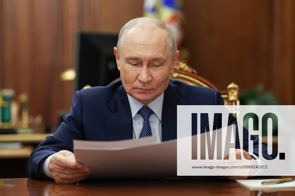 RUSSIA, MOSCOW - OCTOBER 12, 2026: Russia s President Vladimir Putin is pictured during a meeting with Alexei Repik, Delovaya Rossiya Business Russia Chairman, in the Kremlin. Mikhail Metzel Russian Presidential Press and Information Office TASS 99175825