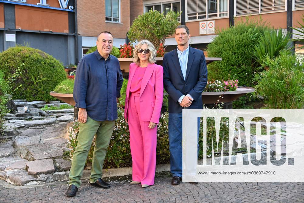 IPA89593279 - Rome: Rai Studios on Via Teulada. Photocall for the TV series Libera: The Case of Elena Palma. Pictured: Gianluca Mazzella, Lunetta Savino, Matteo Martari