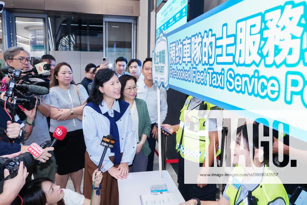 HONG KONG-DAILY HUANGGANG-PORT-OPENING Hong Kong Secretary for Transport and Logistics Mable Chan speaks with a taxi fleet service ambassador at the Public Transport Interchange of the redeveloped Huanggang Port on October 12, 2026. (Photo by Zulu Lo TMHK via Nexpher Images) Hong Kong
