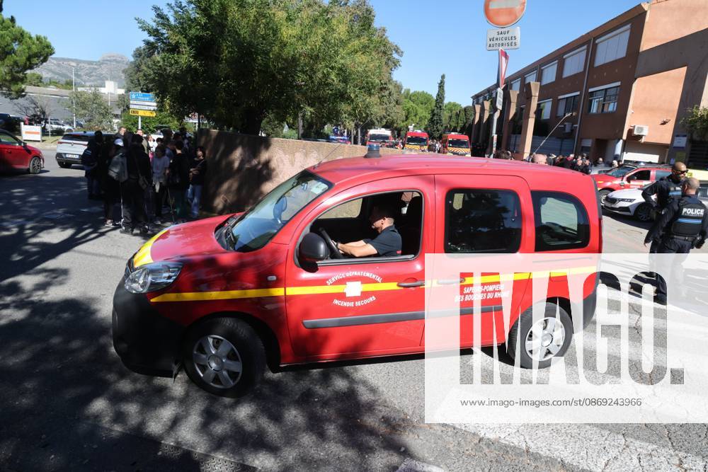 Shooting at Lakanal Middle School PHOTOPQR LA PROVENCE Stephane DUCLET Aubagne 12 10 2026 On Monday morning, the principal of Lakanal Middle School in Aubagne was On Monday morning, the principal of Lakanal Middle School in Aubagne was wounded in the leg after being shot. A 37-year-old teacher was also hit, while the alleged perpetrator, a 14-year-old middle school student, was arrested. Parents are coming to pick up their children. On October 12, 2026, the principal of a middle school in Aubagne, Bouches-du-Rhône, and a teacher were wounded by a shot fired from a hunting rifle by a student who had entered the school armed with a shotgun. Aubagne, Bouches-du-Rhône, France