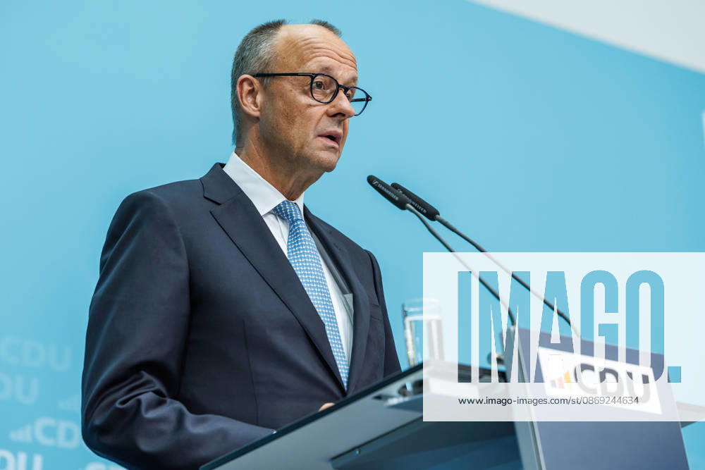 Pressekonferenz mit dem Vorsitzenden der CDU Deutschlands, Bundeskanzler Friedrich Merz und der Generalsekretärin der CDU Deutschlands Franziska Hoppermann Pressekonferenz mit dem Vorsitzenden der CDU Deutschlands, Bundeskanzler Friedrich Merz und der Generalsekretärin der CDU Deutschlands Franziska Hoppermann am 12.10.2026 in Berlin. Berlin Berlin Deutschland CDU-Bundesgeschäftsstelle (Konrad-Adenauer-Haus)