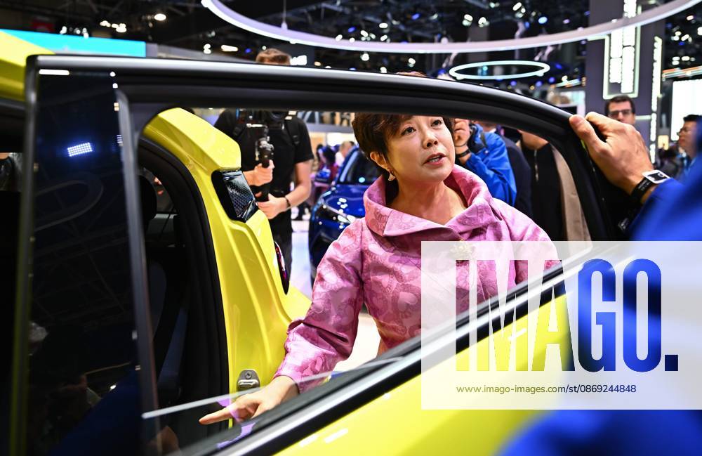 2026 PARIS AUTO SHOW PHOTOPQR OUEST FRANCE Franck Dubray Paris, Oct. 12, 2026 Paris Auto Show, Porte de Versailles, Paris BYD Booth Stella LI Photo by Franck Dubray Oct. 12, 2026 Paris Motor Show, Paris, France