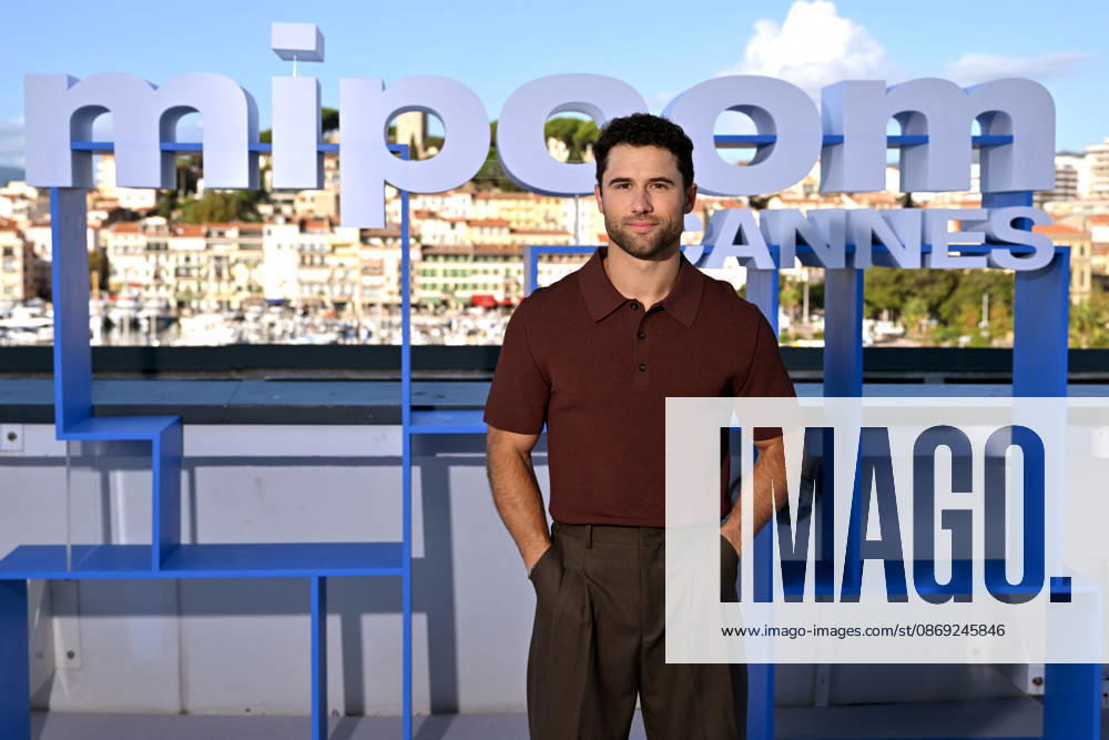 Robbie G K at MIPCOM 2026 at the Palais des Festivals in Cannes, on October 12, 2026. MIPCOM is the International Market for Audiovisual Content and Co-production. Every October, it brings together TV and media professionals in Cannes for four days of business, networking, and collaboration. Bruno Bebert Bestimage Honey Photocall during MIPCOM 2026 on October 12, 2026, in Cannes, France. Cannes, France