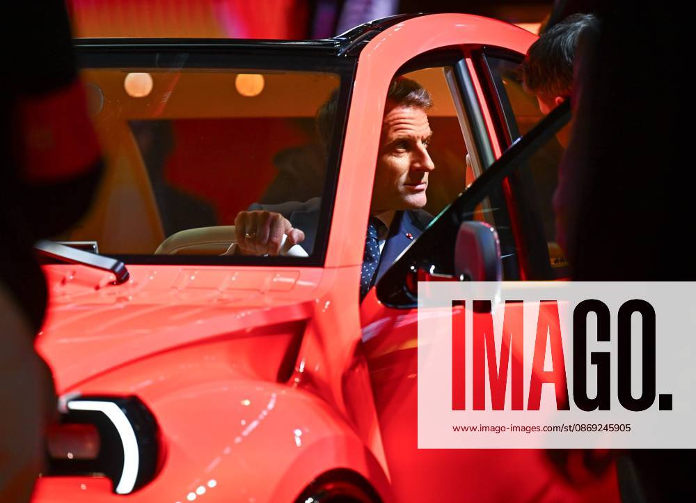 2026 PARIS AUTO SHOW PHOTOPQR OUEST FRANCE Franck Dubray Paris, Oct. 12, 2026 Paris Auto Show at Porte de Versailles in Paris Citroën booth featuring the new 2CV Emmanuel Macron next to the 2CV Photo by Franck Dubray, Oct. 12 2026 Paris Motor Show, Paris, France
