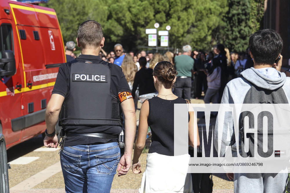 Parents Pick Up Their Child: Middle School Principal and Teacher Shot; 14-Year-Old Shooter Arrested at Joseph Lakanal Middle School in Aubagne, France, October 12, 2026 Meddah Bestimage Joseph Lakanal Middle School after a principal was injured by a 12-gauge hunting rifle shot and a teenager was arrested in Aubagne, southern France, on October 12, 2026. The principal was struck by a 12-gauge hunting rifle shot, the same source specified, adding that a member of the teaching staff was also struck. The victim’s life is not in danger. Aubagne, France