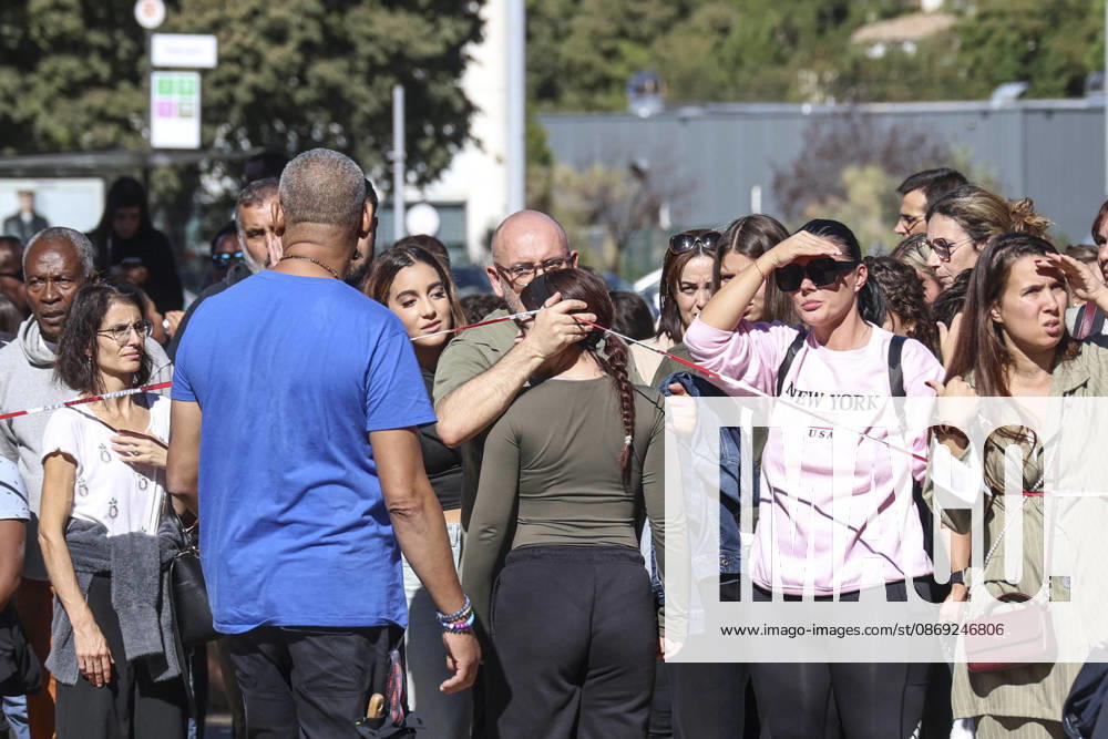 Parents Pick Up Their Child: Middle School Principal and Teacher Shot; 14-Year-Old Shooter Arrested at Joseph Lakanal Middle School in Aubagne, France, October 12, 2026 Meddah Bestimage Joseph Lakanal Middle School after a principal was injured by a shot from a hunting rifle and a teenager was arrested in Aubagne, southern France, on October 12, 2026. The principal was struck by a 12-gauge hunting rifle shot, the same source specified, adding that a member of the teaching staff was also struck. The victim’s life is not in danger. Aubagne, France