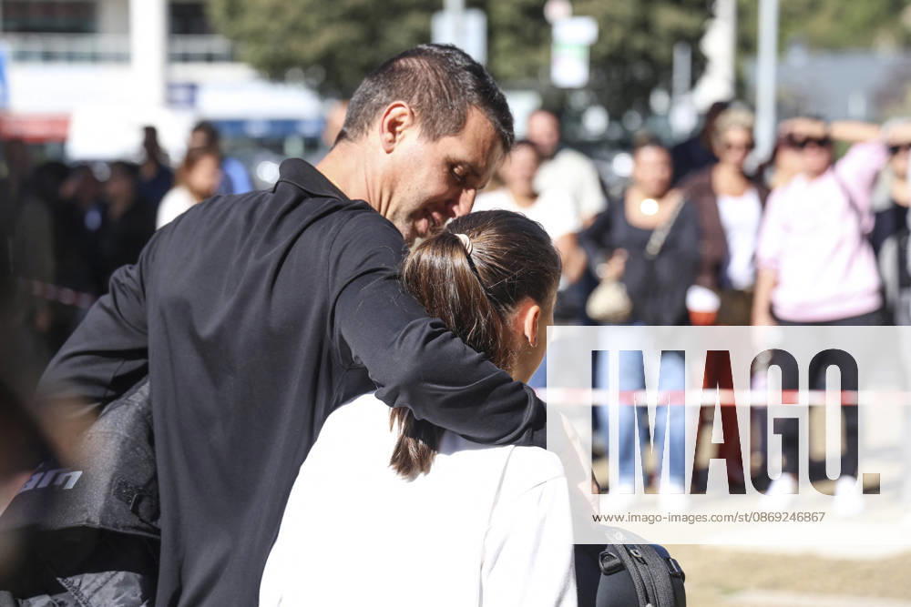 Parents Pick Up Their Child: Middle School Principal and Teacher Shot; 14-Year-Old Shooter Arrested at Joseph Lakanal Middle School in Aubagne, France, October 12, 2026 Meddah Bestimage Joseph Lakanal Middle School after a principal was injured by a 12-gauge hunting rifle shot and a teenager was arrested in Aubagne, southern France, on October 12, 2026. The principal was struck by a 12-gauge hunting rifle shot, the same source specified, adding that a member of the teaching staff was also struck. The victim’s life is not in danger. Aubagne, France