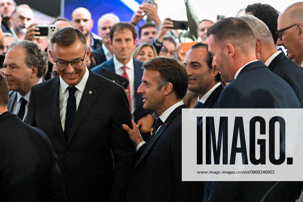 French President Emmanuel Macron, accompanied by Luc Chatel and Roland Lescure, Minister of the Economy, Finance, and Industrial, Energy, and Digital Sovereignty, attends the 2026 Paris Motor Show at Paris Expo · Porte de Versailles in Paris, France, on October 12, 2026. Lionel Urman Bestimage French President Emmanuel Macron at the international Paris Motor Show at the Porte de Versailles in Paris, France, on October 12, 2026. Paris, France