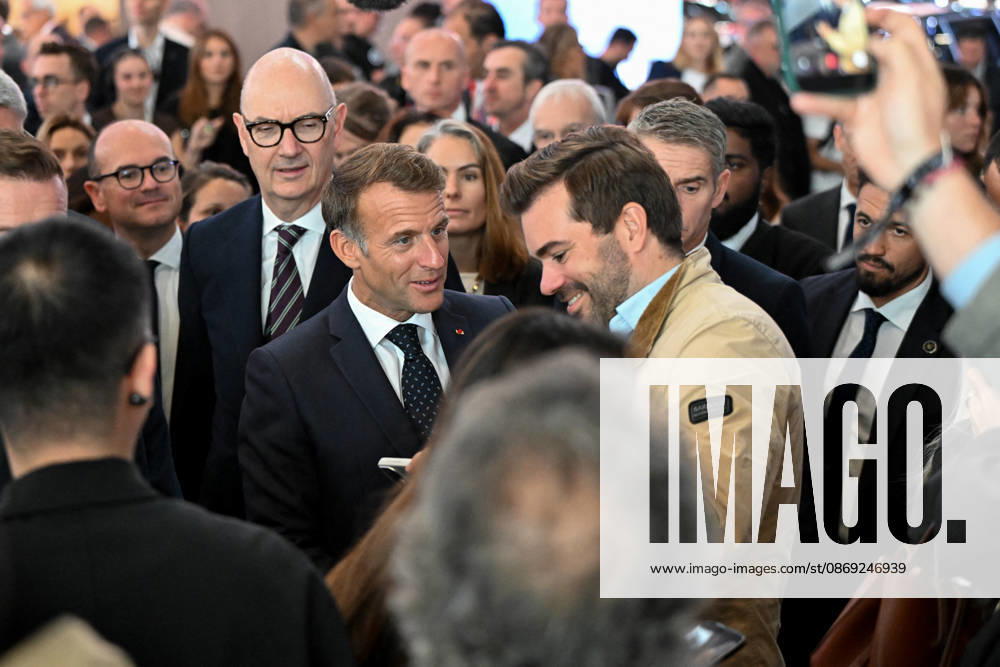 French President Emmanuel Macron, accompanied by Luc Chatel and Roland Lescure, Minister of the Economy, Finance, and Industrial, Energy, and Digital Sovereignty, attends the 2026 Paris Motor Show at Paris Expo · Porte de Versailles in Paris, France, on October 12, 2026. Lionel Urman Bestimage French President Emmanuel Macron at the international Paris Motor Show at the Porte de Versailles in Paris, France, on October 12, 2026. Paris, France