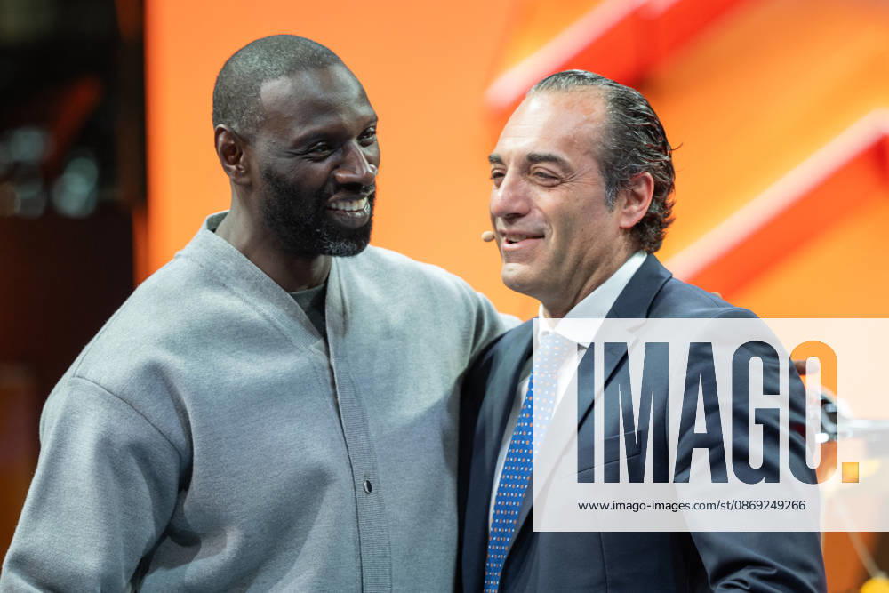 Paris Motor Show Citroen Press Conference - Paris AJ French actor Omar Sy and Chief Executive Officer (CEO) of the automotive group Stellantis, Italian businessman Antonio Filosa during the 91st edition of the international Paris Motor Show (Mondial de l’auto) at the Porte de Versailles in Paris on October 12, 2026. Photo by Alexis Jumeau ABACAPRESS.COM Paris France