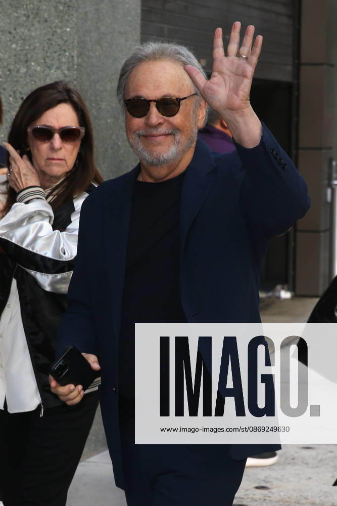 BILLY CRYSTAL at ABC Studios in New York City for ‘Good Morning America. New York USA - ZUMAh16_ 20261012_zaf_h16_056