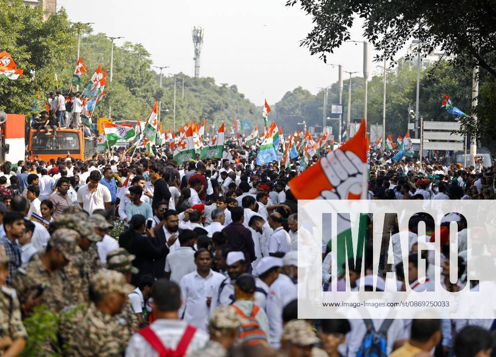 Rahul Gandhi Leads Delhi Protest NEW DELHI, INDIA, OCTOBER 12, 2026: Congress leader Rahul Gandhi takes part in a protest march from Barakhamba Road towards the Supreme Court in New Delhi, demanding the resignation of India s Chief Election Commissioner Gyanesh Kumar over alleged irregularities in the Special Intensive Revision (SIR) of electoral rolls. The Election Commission denies wrongdoing. New Delhi India