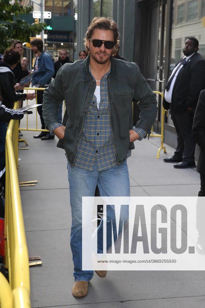 LUKE GRIMES at ABC Studios in New York City for ‘Live With Kelly and Markâ New York USA - ZUMAh16_ 20261012_zaf_h16_084