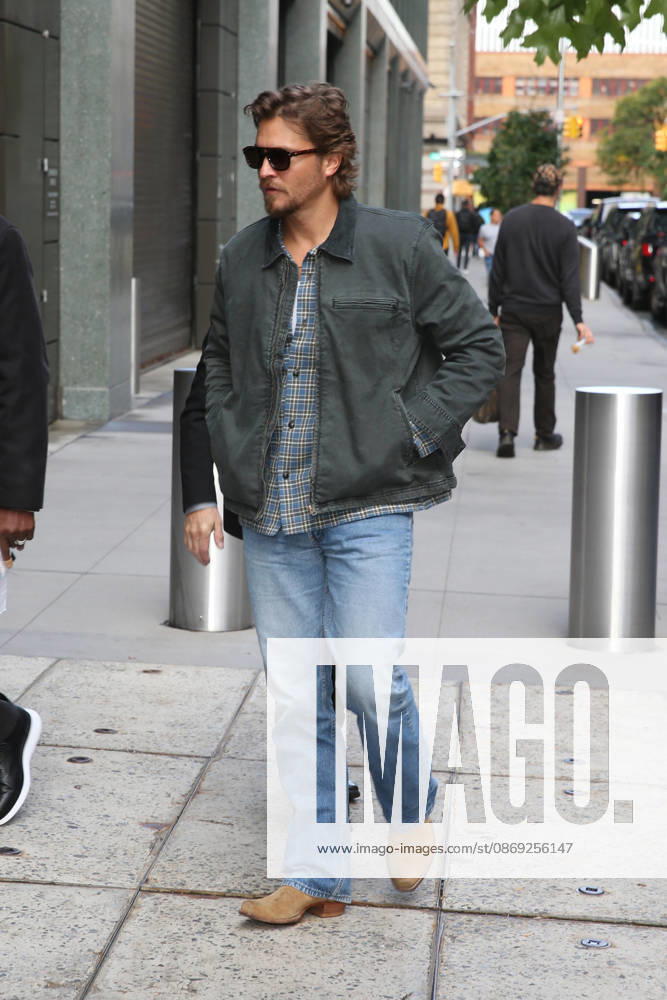 LUKE GRIMES at ABC Studios in New York City for ‘Live With Kelly and Markâ New York USA - ZUMAh16_ 20261012_zaf_h16_063