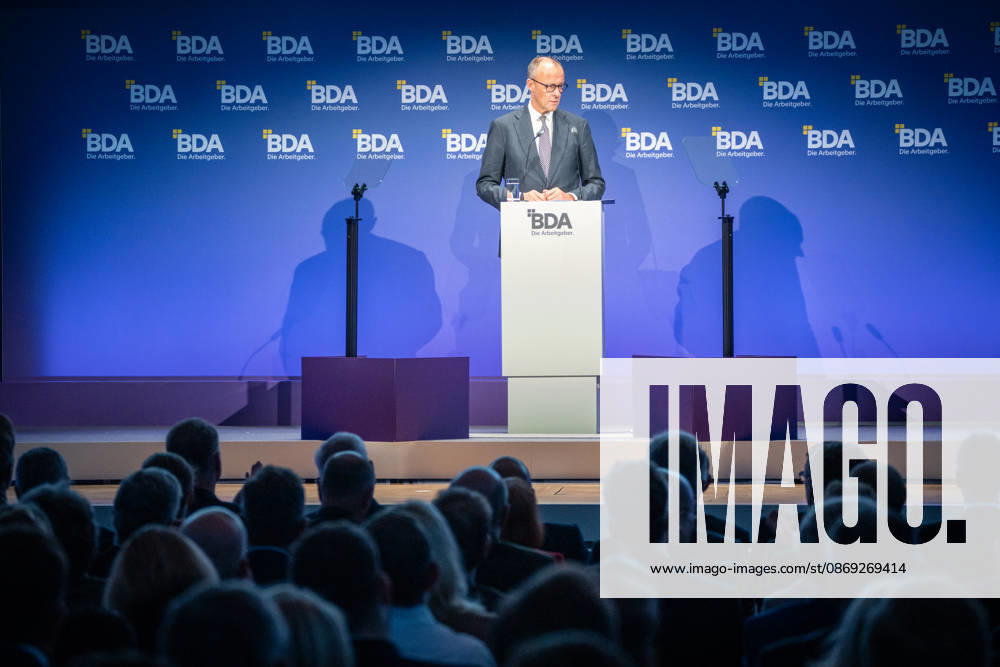 Bundeskanzler Friedrich Merz während seiner Rede vor dem Arbeitgebertag;Deutsche Arbeitgebertag 2026 - Bundesvereinigung der Deutschen Arbeitgeberverbände BDA, Berlin Berlin Deutschland bcc, Berliner Congress Center