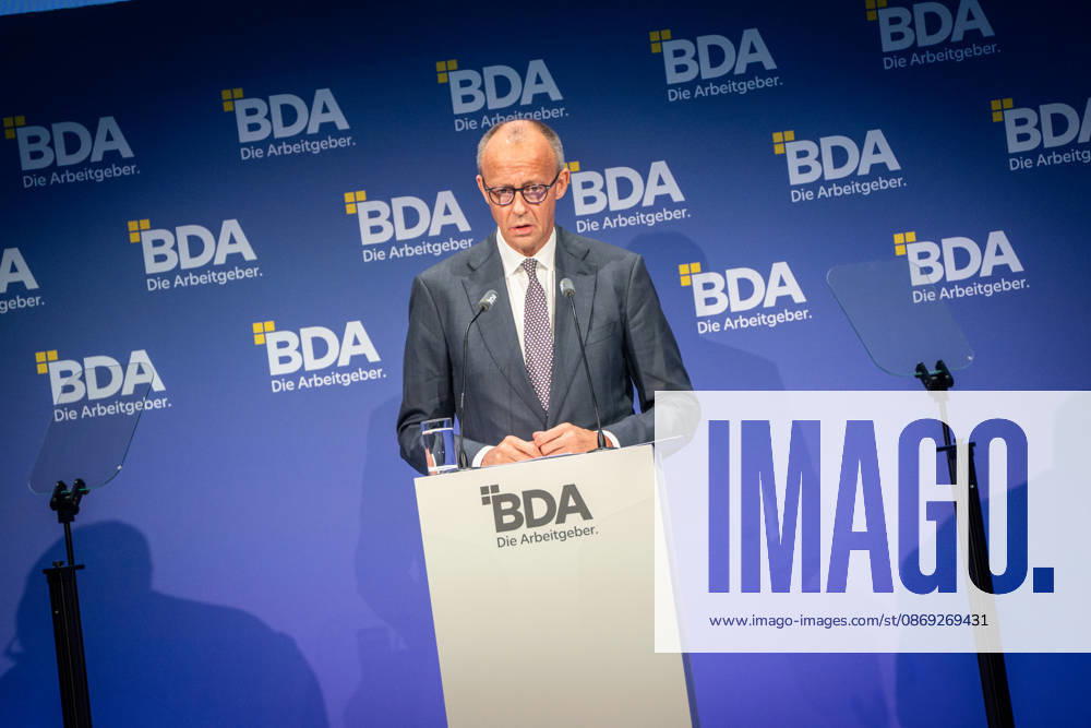 Bundeskanzler Friedrich Merz während seiner Rede vor dem Arbeitgebertag;Deutsche Arbeitgebertag 2026 - Bundesvereinigung der Deutschen Arbeitgeberverbände BDA, Berlin Berlin Deutschland bcc, Berliner Congress Center