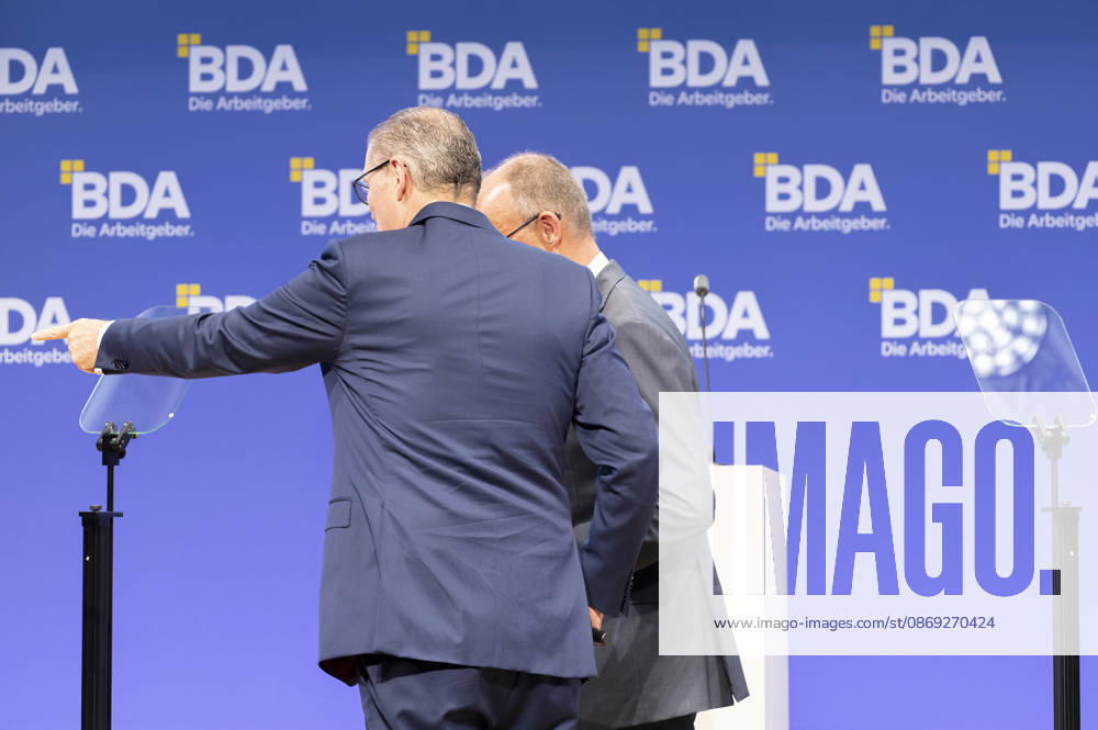 Friedrich Merz + Rainer Dulger EUR, Deutschland, Berlin, 13.10.2026: Bundeskanzler Friedrich Merz (CDU) und Rainer Dulger, Arbeitgeberpräsidenthält Dialog auf dem Arbeitgebertag 2026 der Bundesvereinigung der Deutschen Arbeitgeberverbände.