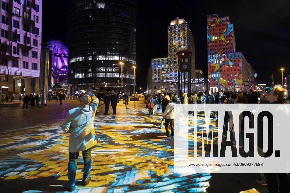 Festival of Lights , Lichterfest in der Innenstadt, Berlin, 10.10.2026 Potzdamer Platz, 22. BERLIN FESTIVAL OF LIGHTS, Motto: Colours of Love, Lichtinstallationen, 12.10.2026, Berlin, Deutschland < english> 22nd Berlin Festival of Lights, Theme: Colours of Love, light installations, October 12, 2026, Berlin, Germany Berlin Innenstadt Berlin Deutschland, Germany