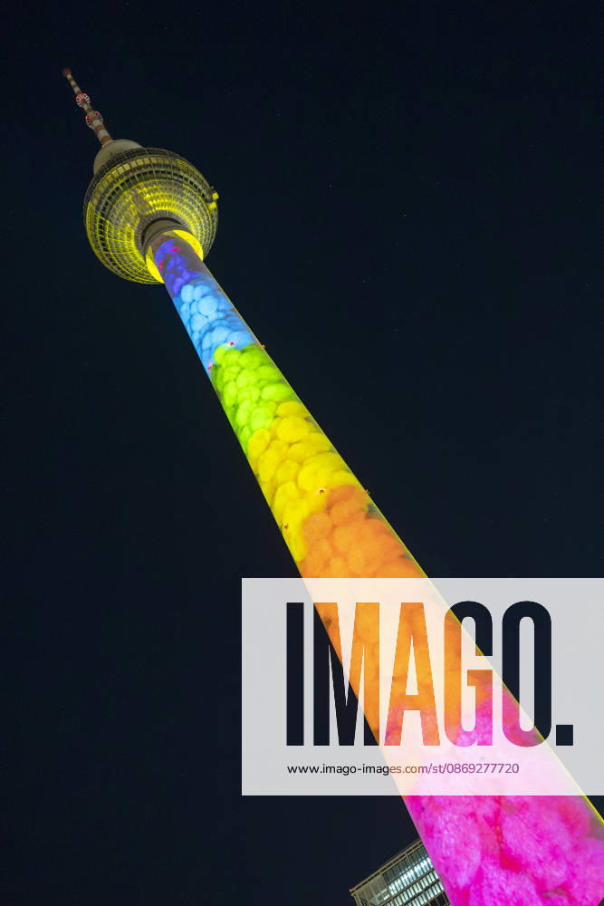 Festival of Lights , Lichterfest in der Innenstadt, Berlin, 10.10.2026 Berliner Fernsehturm, 22. BERLIN FESTIVAL OF LIGHTS, Motto: Colours of Love, Lichtinstallationen, 12.10.2026, Berlin, Deutschland < english> Berlin TV Tower, 22nd Berlin Festival of Lights, theme: Colours of Love, light installations, October 12, 2026, Berlin, Germany Berlin Innenstadt Berlin Deutschland, Germany