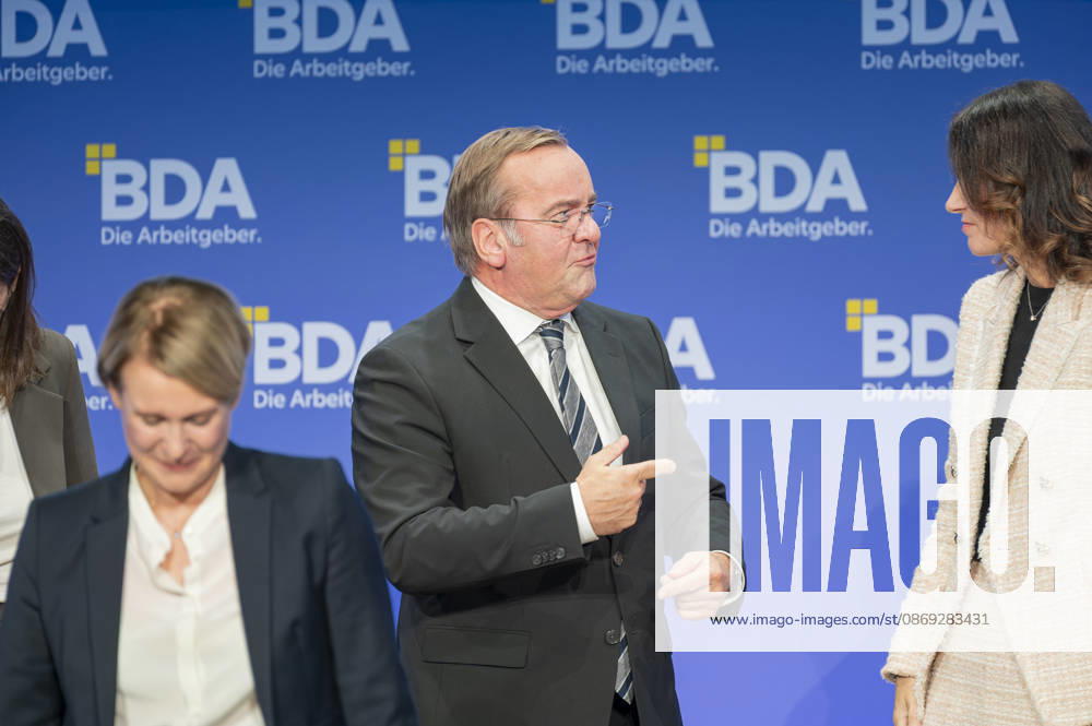 Boris Pistorius besucht Arbeitgebertag 2026 EUR, Deutschland, Berlin, 13.10.2026: Boris Pistorius (SPD) Bundesminister der Verteidigung im Interview und Panel auf dem Arbeitgebertag 2026 der Bundesvereinigung der Deutschen Arbeitgeberverbände.